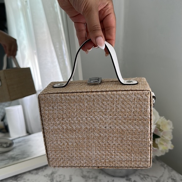 Square Box Handbag - Picture 5 of 5